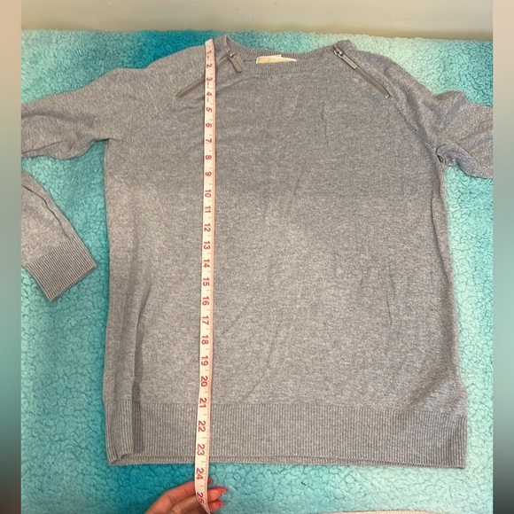🔥Michael Kors Gray Top with Zipper Accents🔥 - Picture 3 of 6